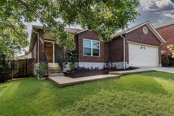 8022CherryGlade-250423-0953-24253-HDR-Edit-Edit