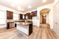 636CarriageHouse78070-251010-1015-26427