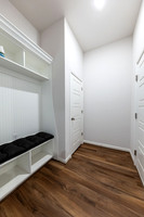 19131GaribaldiWay78259-251101-1048-28490