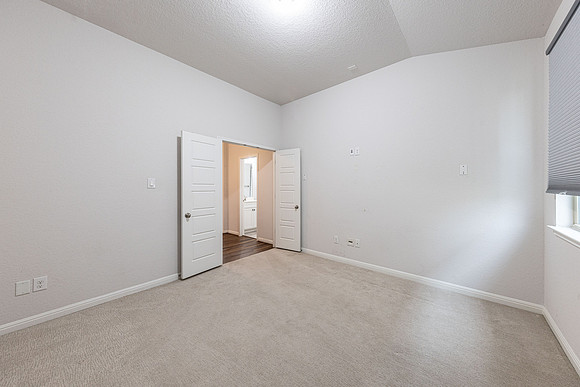 19131GaribaldiWay78259-251101-1055-28507