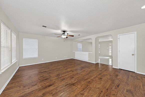 153SpringtreePkwy78108-260317-1030-26452
