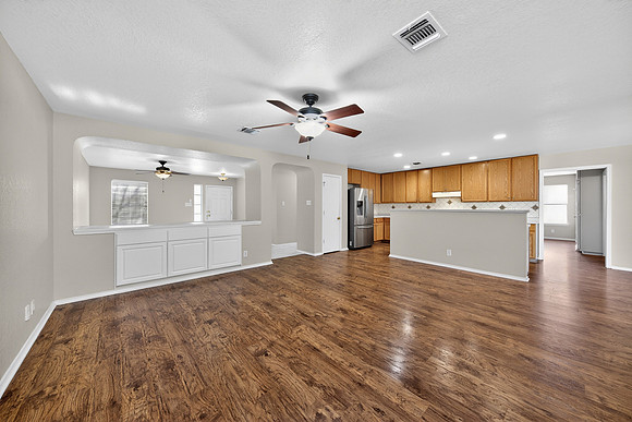 153SpringtreePkwy78108-260317-1039-26477