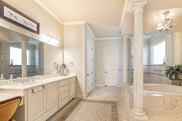 635RiverWay-221008-1237-5568