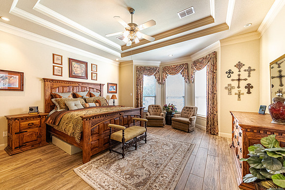 635RiverWay-221008-1225-5506