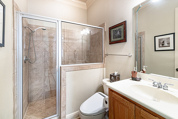 635RiverWay-221008-1217-5471