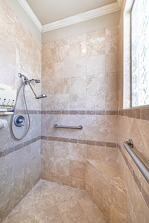 635RiverWay-221008-1233-5546