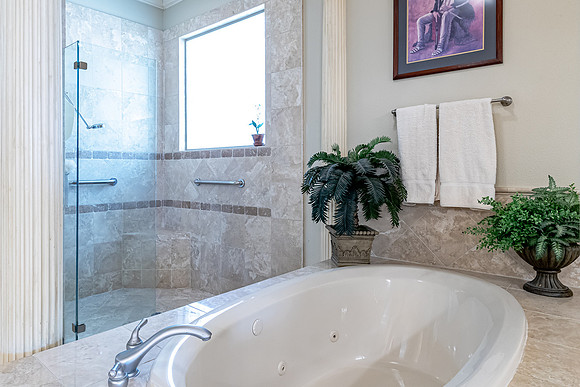 635RiverWay-221008-1235-5555