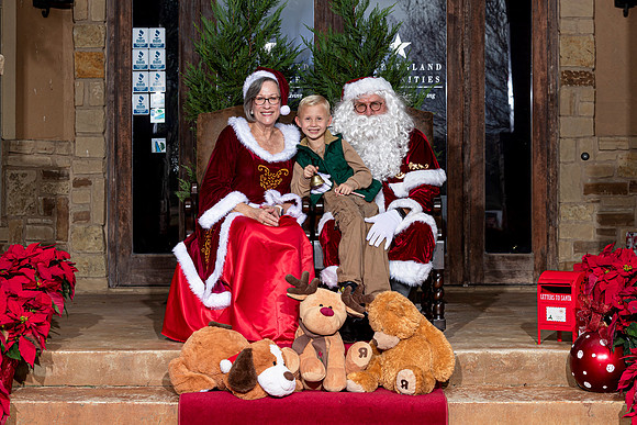 KWClaus -221210-1156-8643