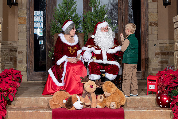 KWClaus -221210-1155-8642