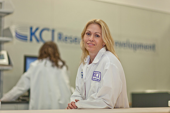 KCI022211-0531801-9952