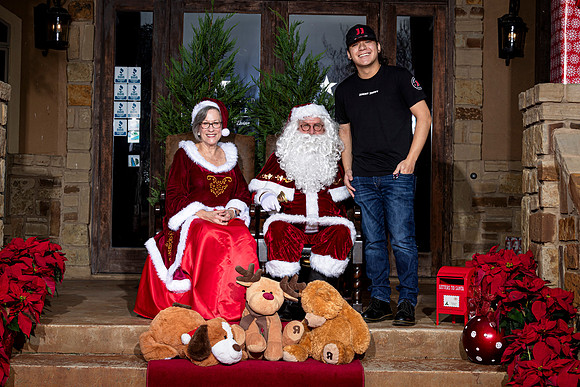 KWClaus -221210-1157-8647
