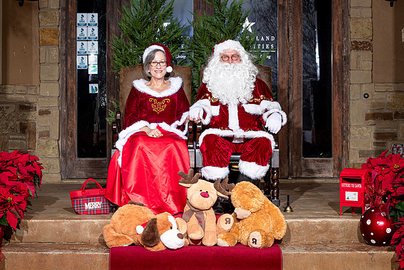 KWClaus -221210-1158-8656