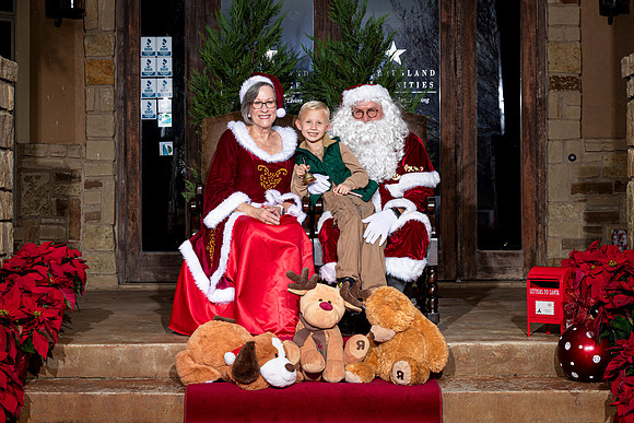 KWClaus -221210-1156-8645