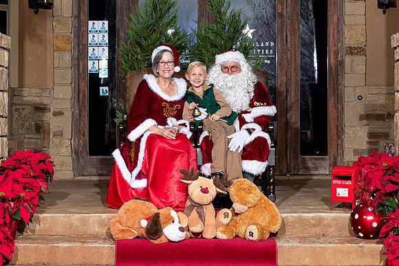 KWClaus -221210-1156-8644