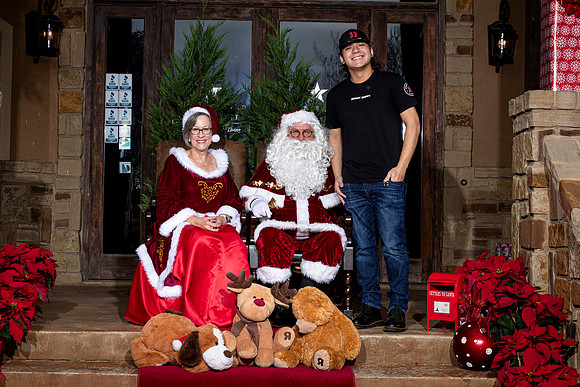 KWClaus -221210-1157-8646