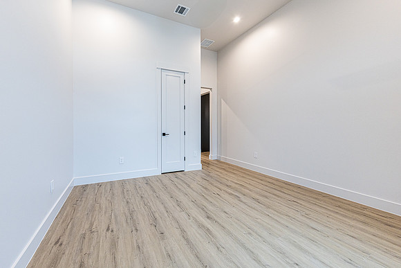 736JohannaRidge-250204-0838-0743