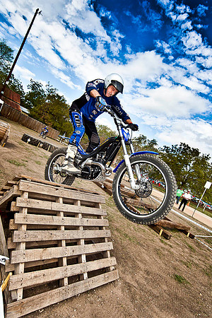 HC2011-9675