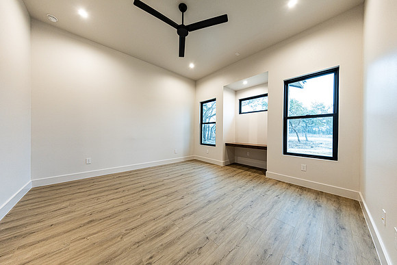 736JohannaRidge-250204-0820-0621