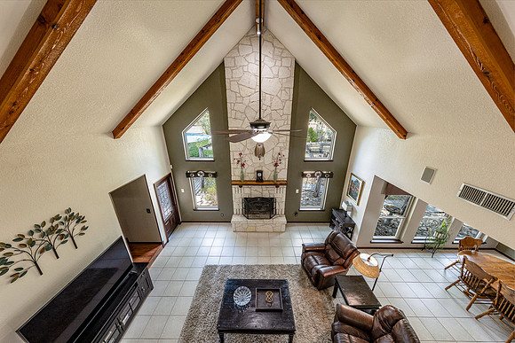 832DemiJohnBend78133-250816-1145-22340-Edit