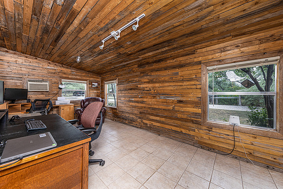 832DemiJohnBend78133-250816-1214-22388-Edit