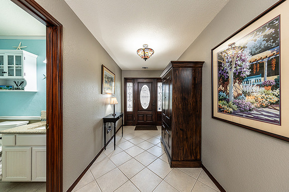 832DemiJohnBend78133-250816-1103-22245