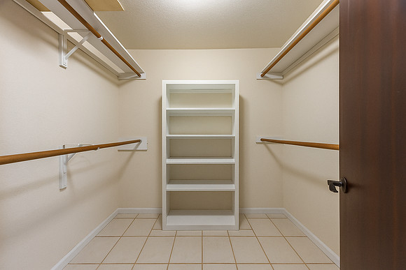 832DemiJohnBend78133-250816-1125-22298GPT-1