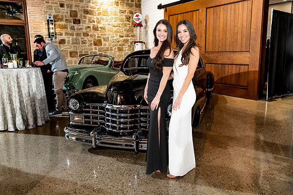 RobAndLauren-220122-2234-0016